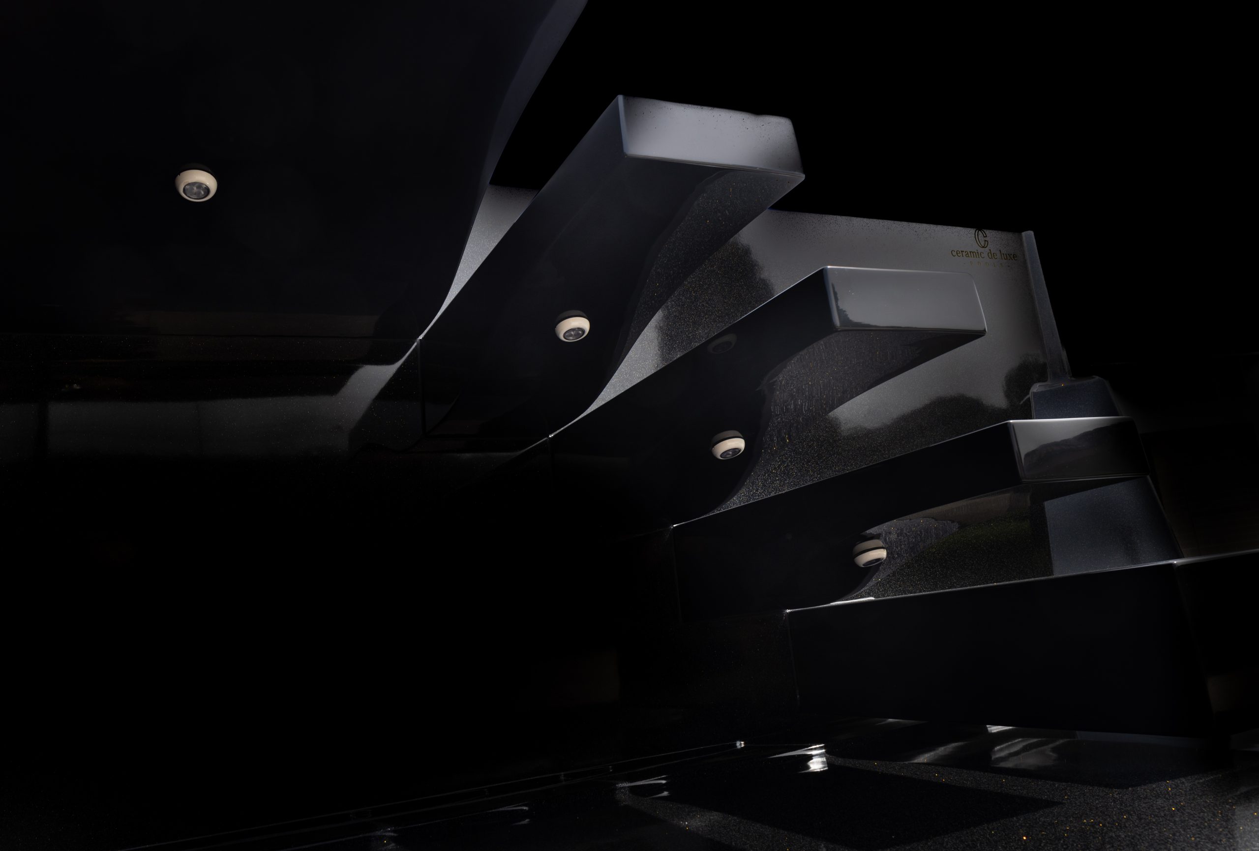 levitter-escales-ceramic-onix-scaled